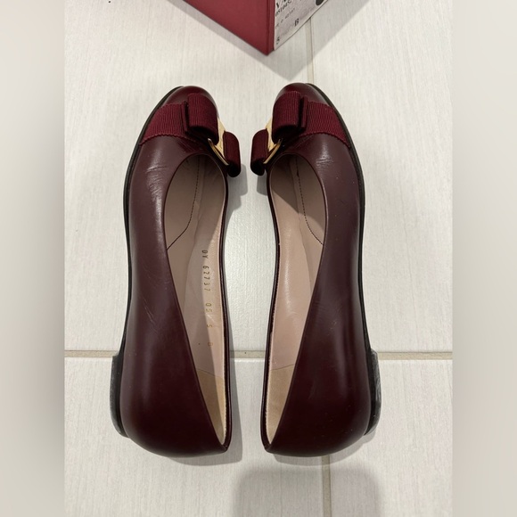 Authentic Salvatore Ferragamo Vara Bow Ballet Flats Matte Brown - 8/10 condition - Picture 4 of 7